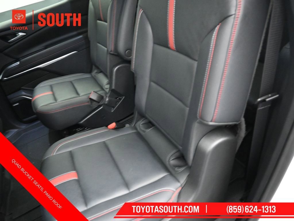 Used 2024 Chevrolet Traverse RS AWD/4WD image 21