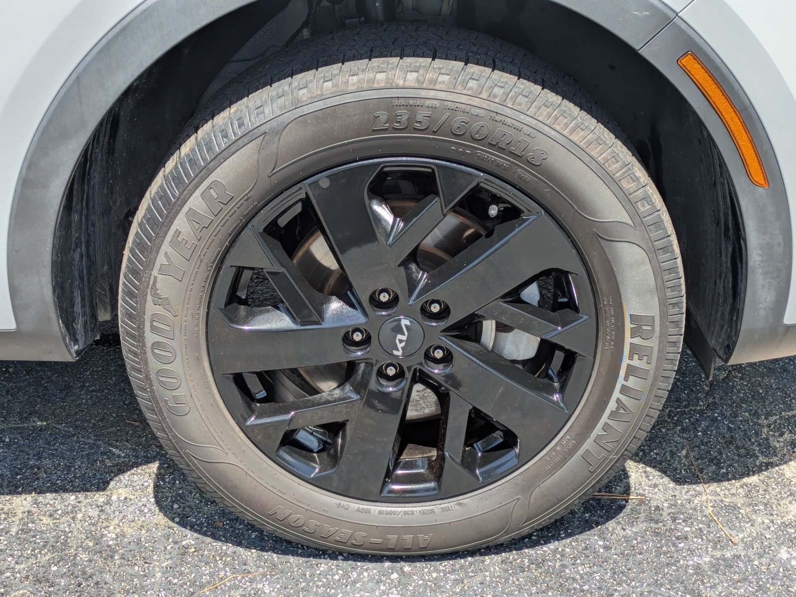 Used 2022 Kia Sorento S AWD/4WD image 9