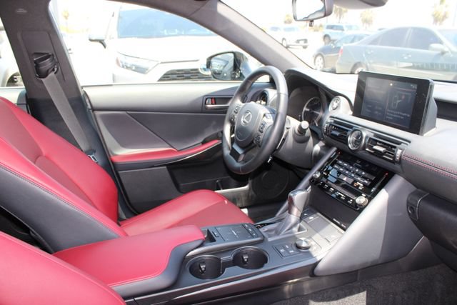 Certified 2025 Lexus IS 300 F Sport RWD image 5