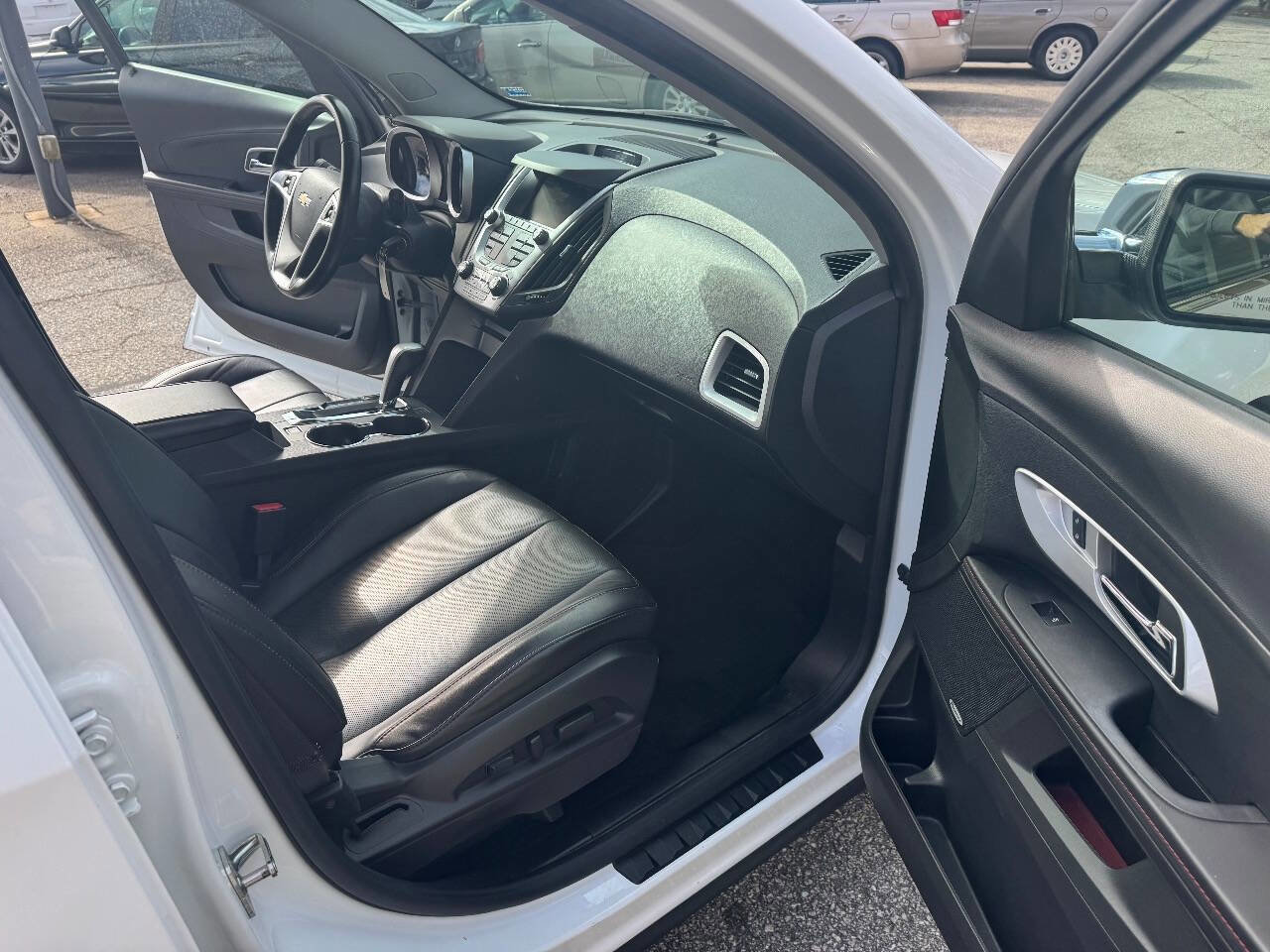 Used 2013 Chevrolet Equinox LTZ image 16