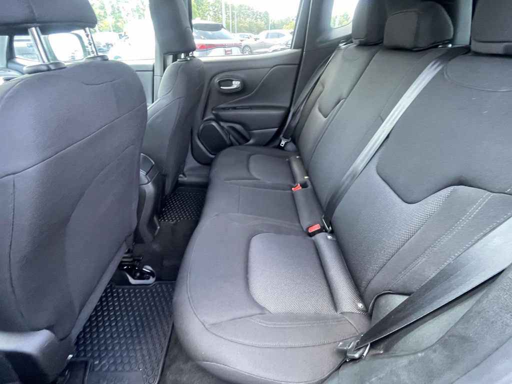 Used 2023 Jeep Renegade Latitude AWD/4WD image 11