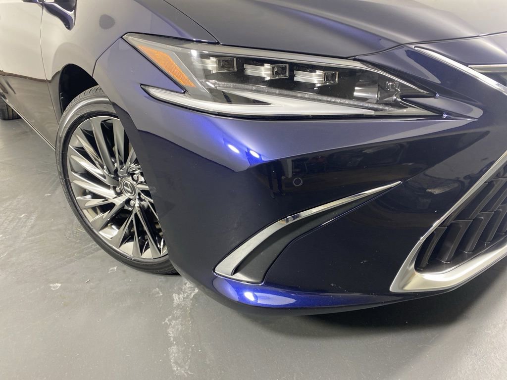 Certified 2025 Lexus ES 300h Ultra Luxury image 3