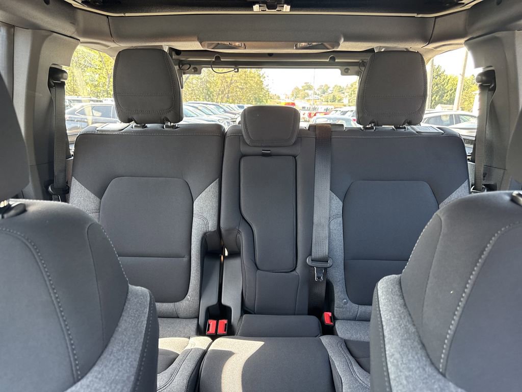 New 2025 Ford Bronco 4-Door image 18