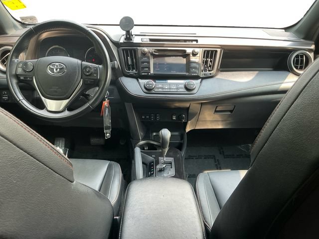 Used 2018 Toyota RAV4 SE AWD/4WD image 12