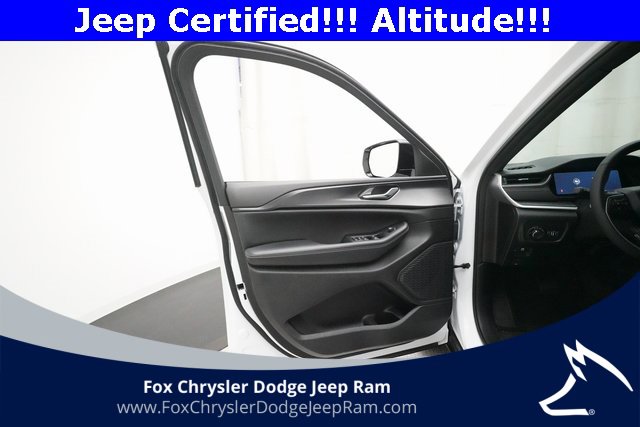 Used 2023 Jeep Grand Cherokee L Laredo image 29