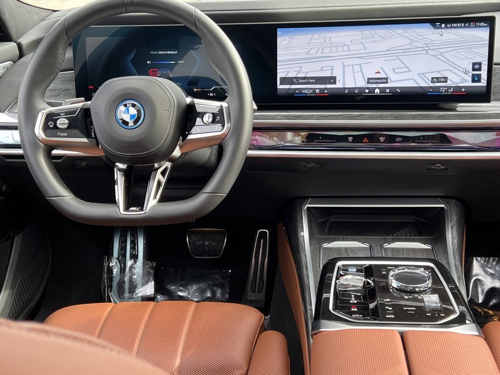 Used 2024 BMW i7 xDrive60 w/ Executive Package image 15