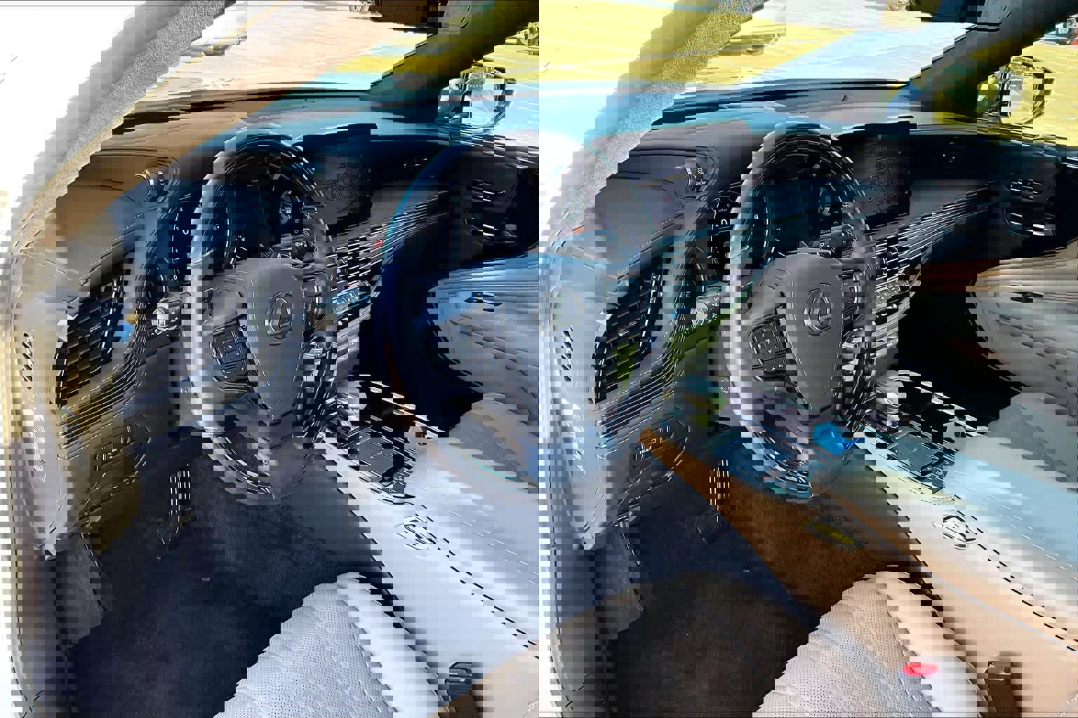 Used 2021 Lexus LS 500 w/ Interior Upgrade Package image 17