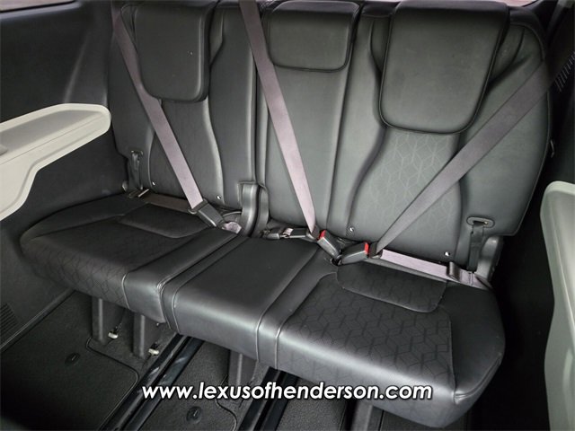 Used 2024 Kia Carnival LX image 12