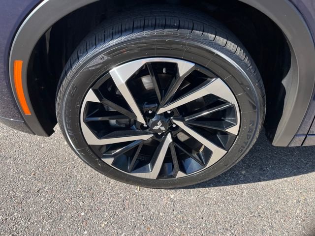 Used 2022 Mitsubishi Outlander SEL image 2