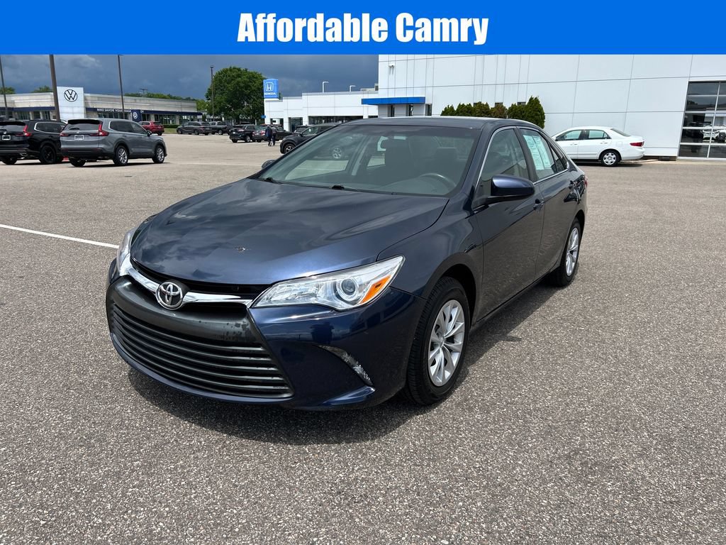 Used 2017 Toyota Camry LE FWD image 4