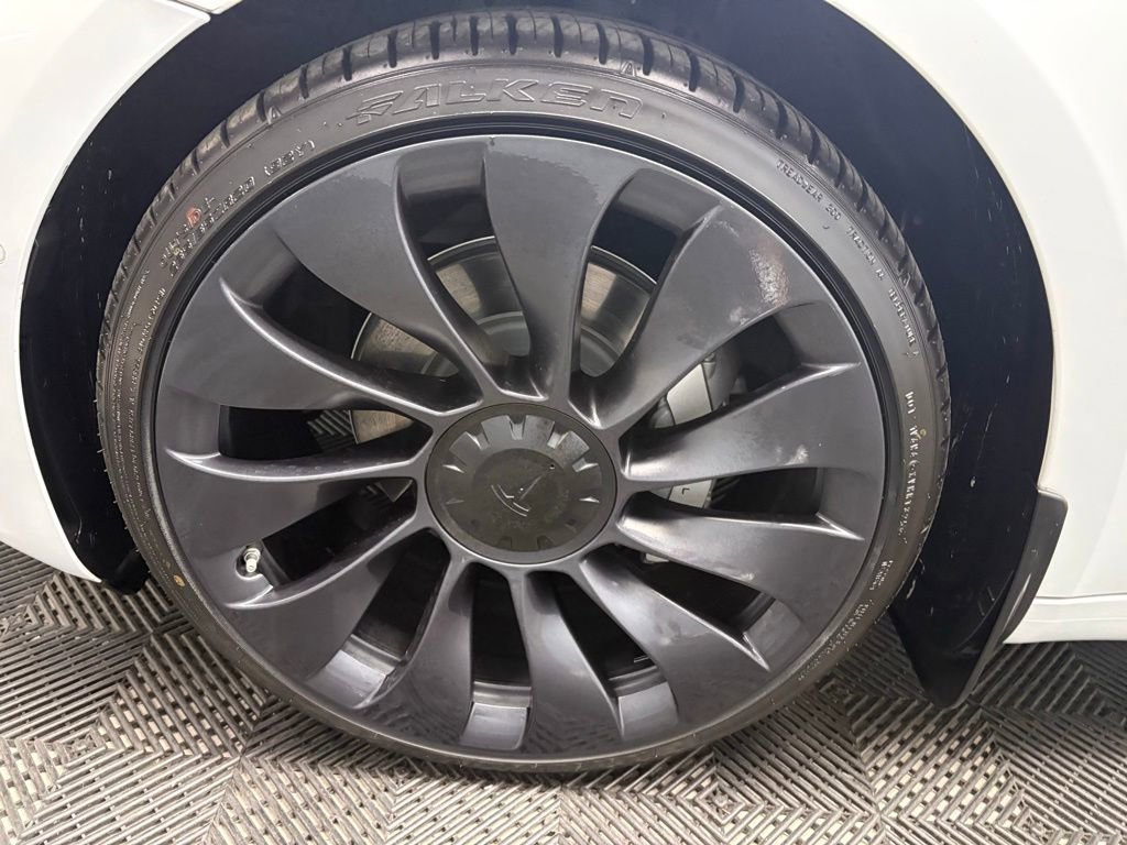 Used 2021 Tesla Model 3 Standard Range Plus RWD image 17