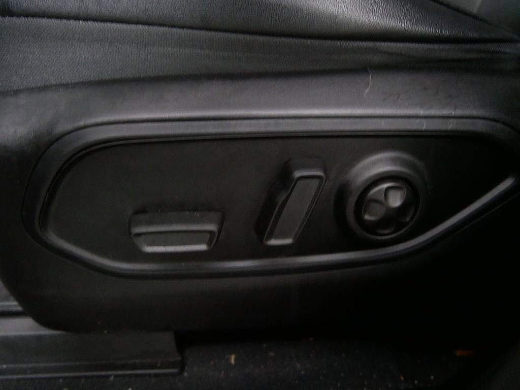 Used 2022 Jeep Grand Cherokee Limited 4xe image 18