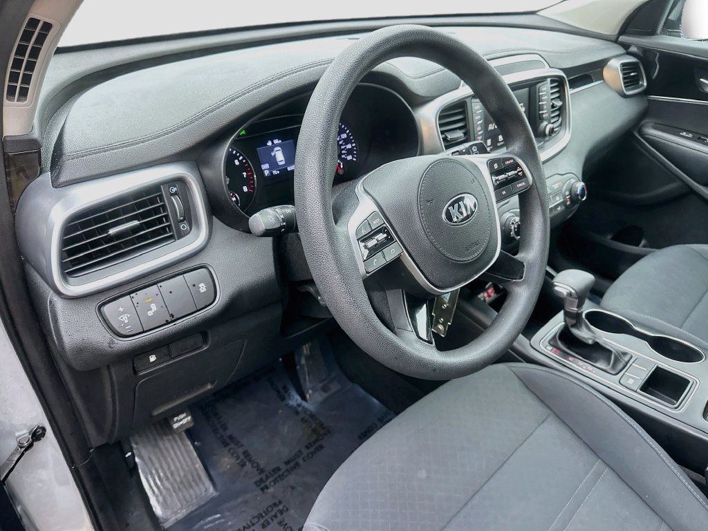 Used 2019 Kia Sorento FWD image 9
