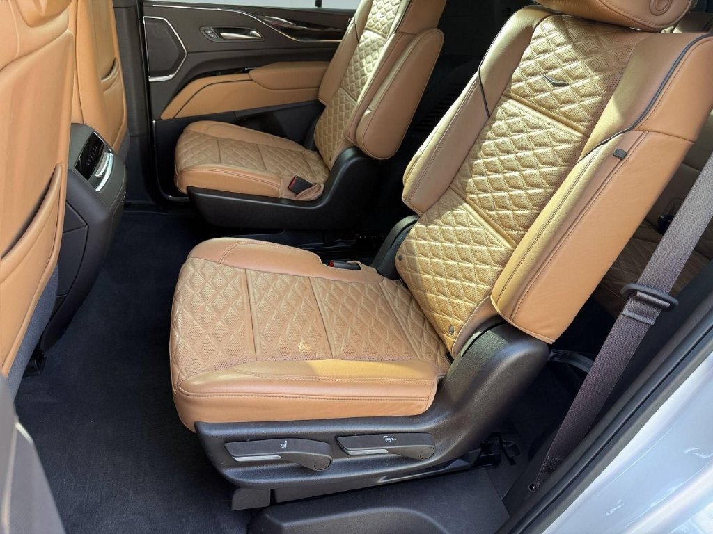 Used 2024 Cadillac Escalade Sport w/ Touring Package AWD/4WD image 27