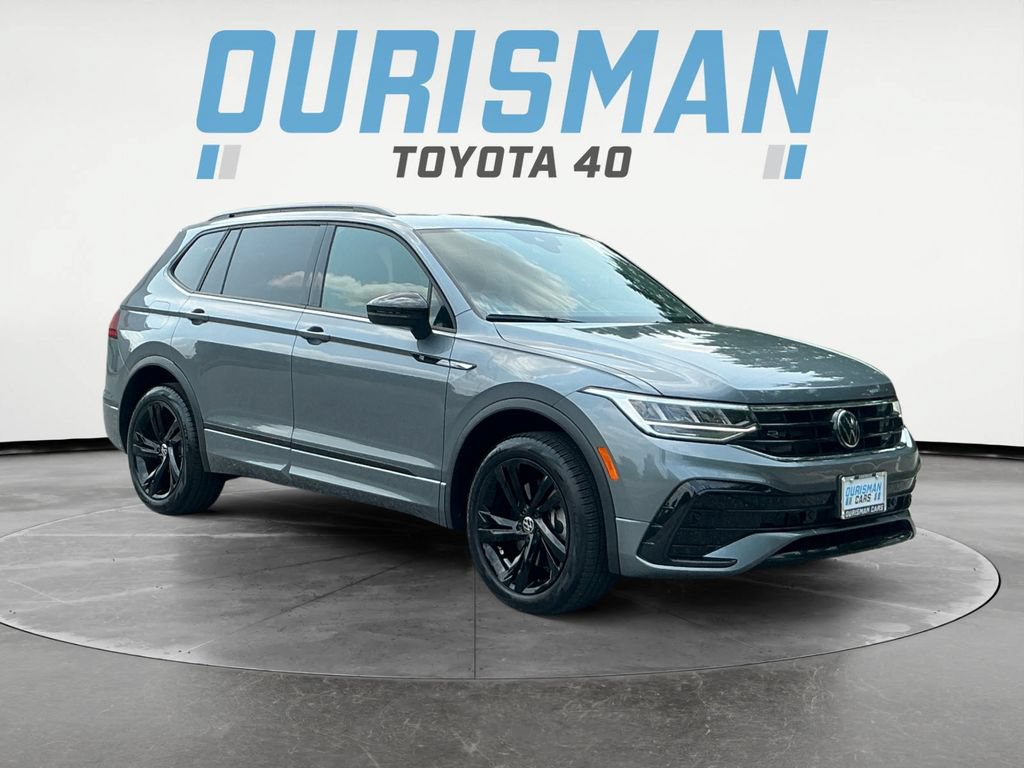 Used 2024 Volkswagen Tiguan SE R-Line AWD/4WD image 1