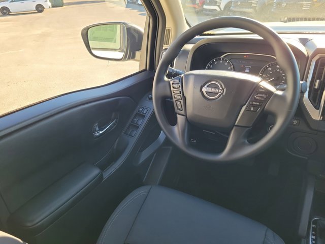 Certified 2025 Nissan Frontier SV image 19