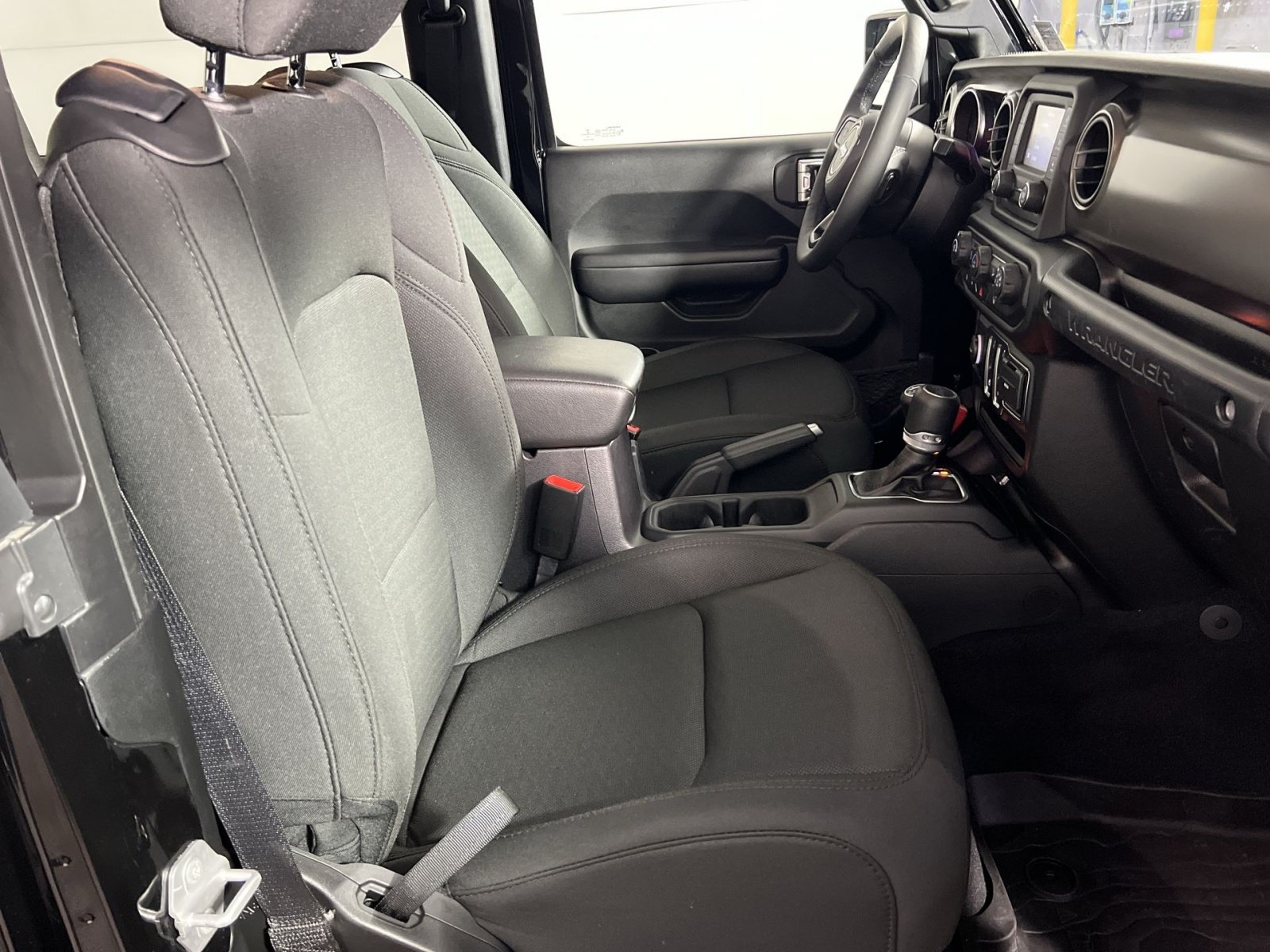 Used 2019 Jeep Wrangler Sport AWD/4WD image 27