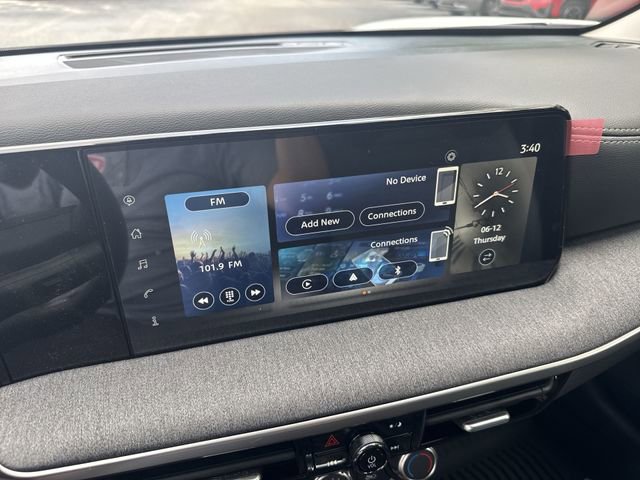 Used 2025 Nissan Kicks SV FWD image 19