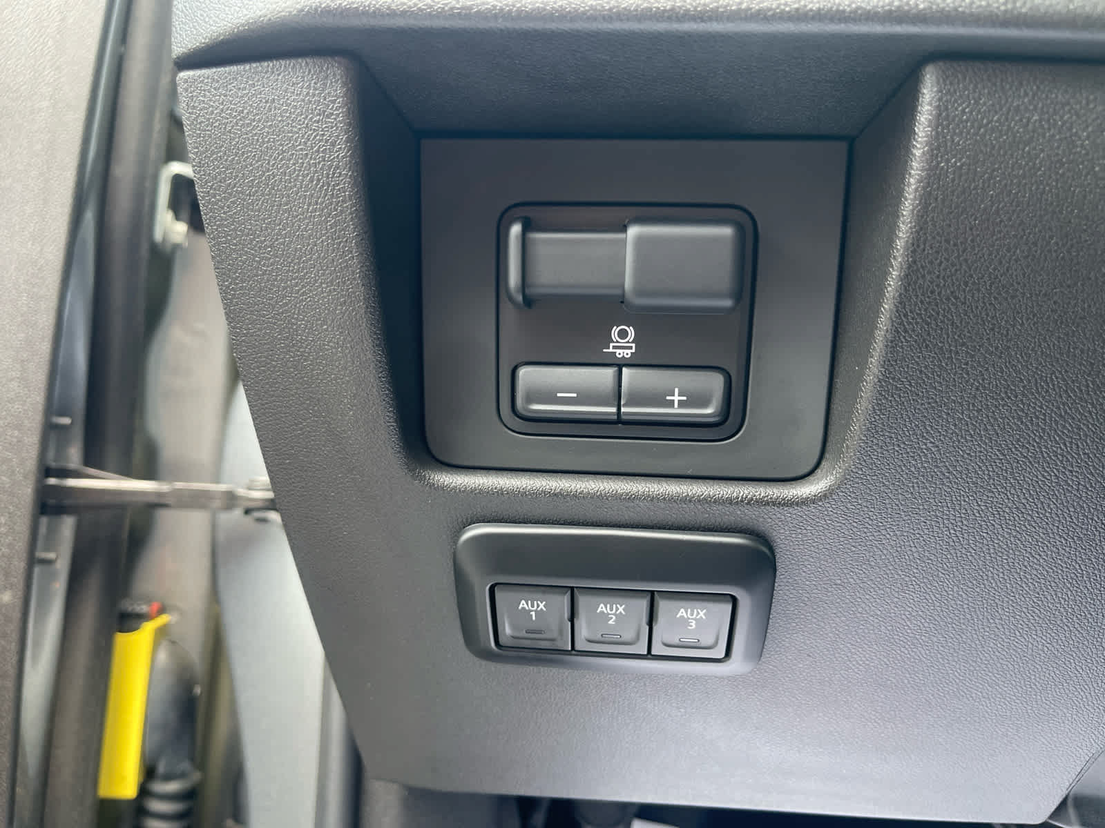 Used 2023 GMC Canyon AT4X AWD/4WD image 15