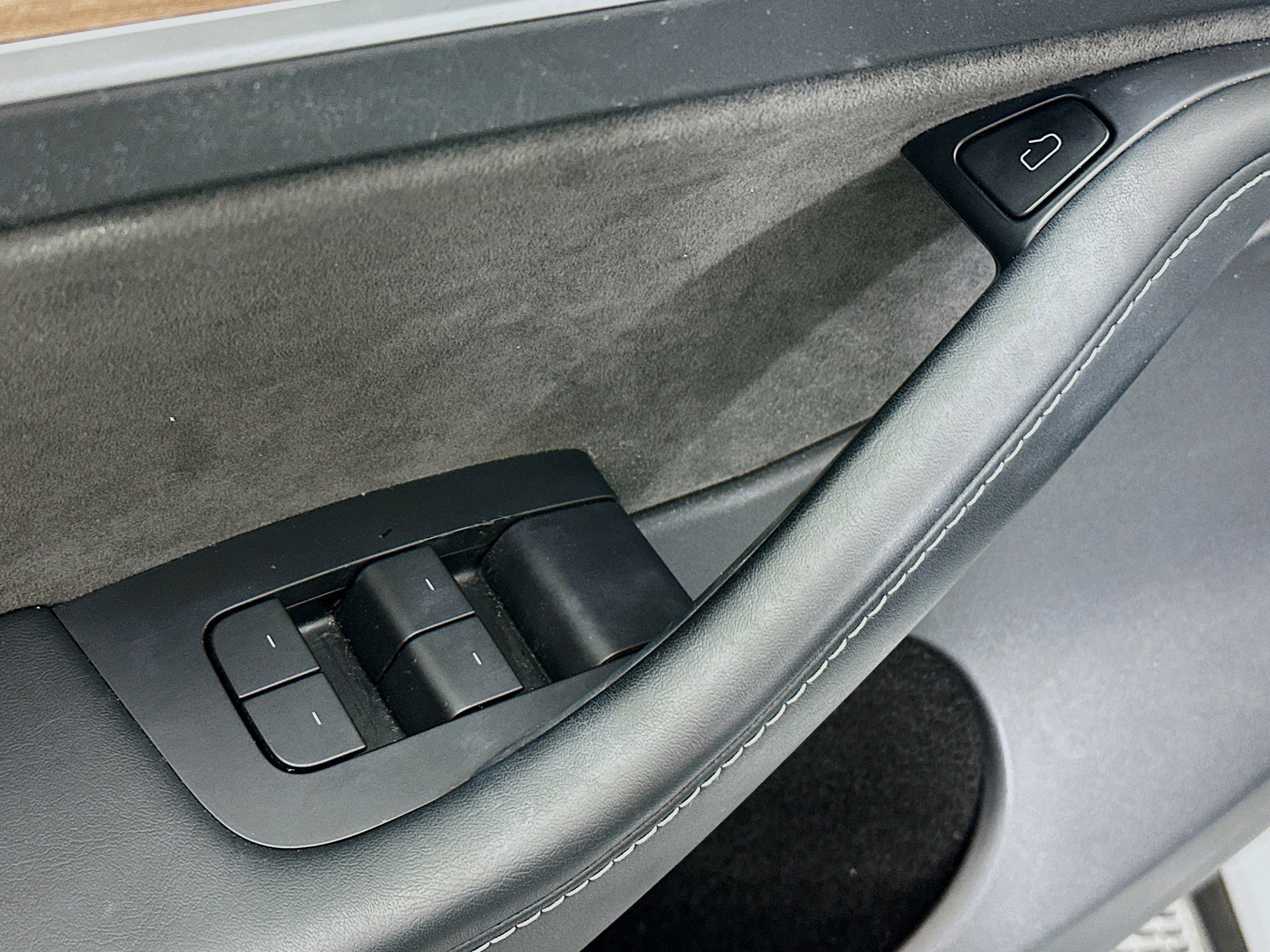 Used 2022 Tesla Model Y Long Range AWD/4WD image 15