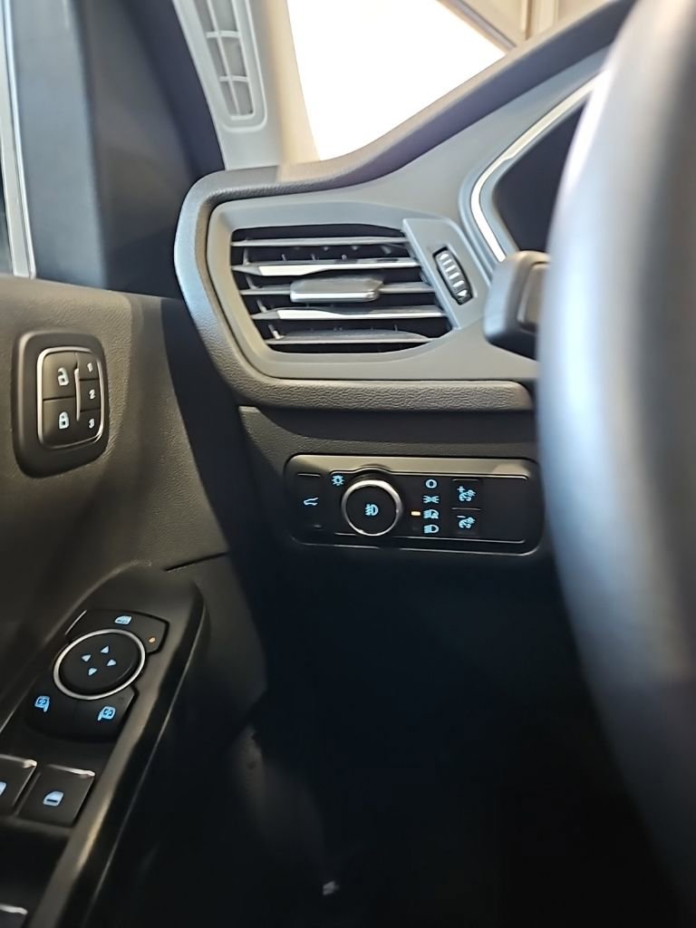 Used 2025 Ford Escape Platinum image 35