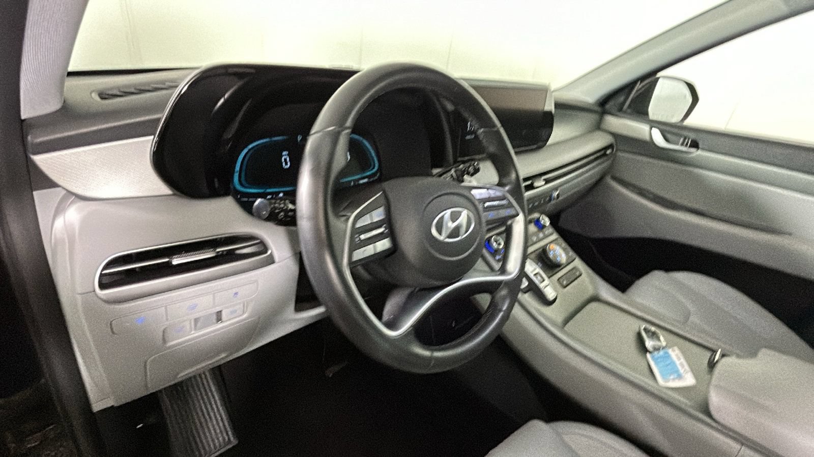 Used 2025 Hyundai Palisade SEL AWD/4WD image 16