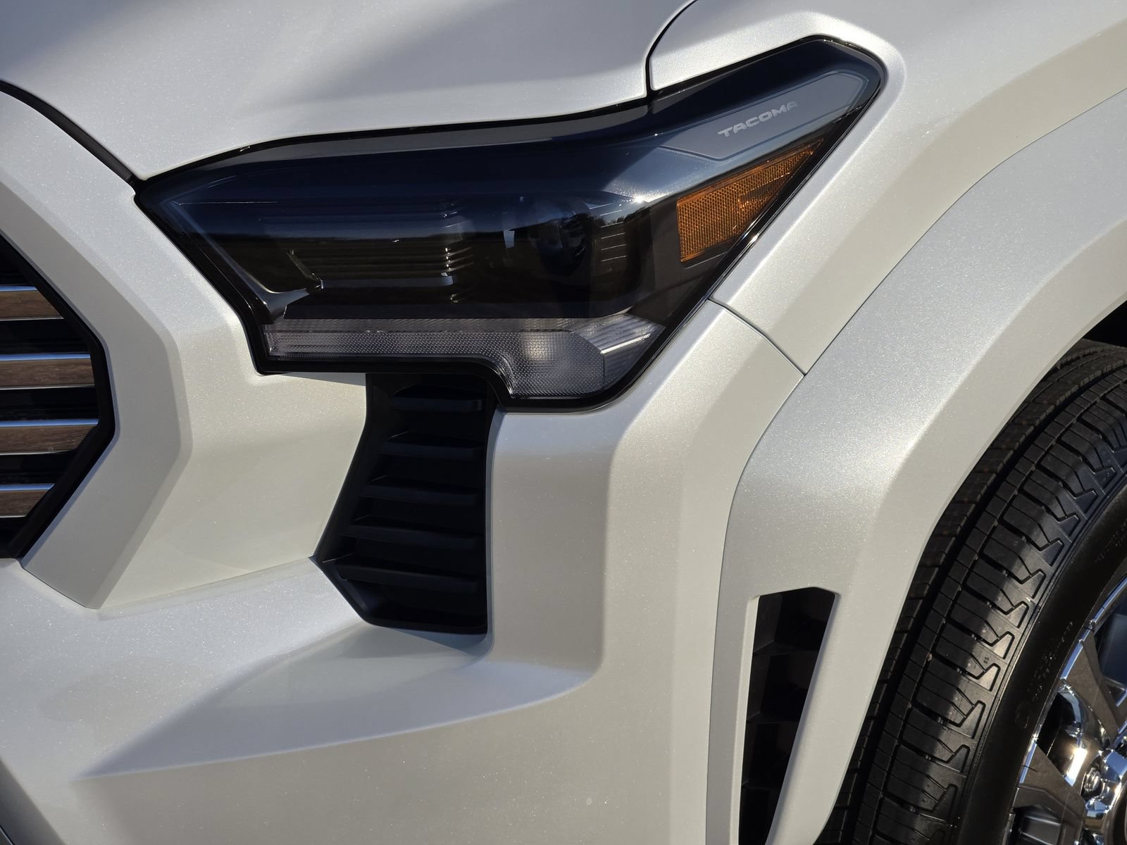 New 2026 Toyota Tacoma Limited AWD/4WD image 9