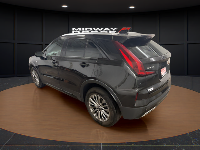 Used 2025 Cadillac XT4 Premium Luxury FWD image 3
