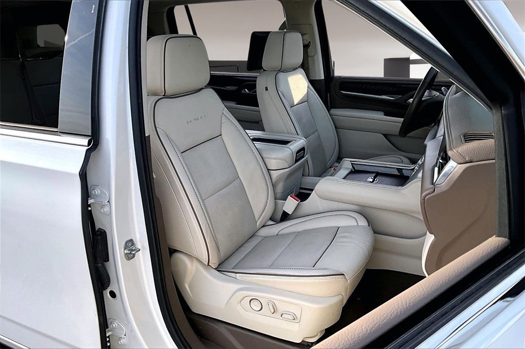 Used 2021 GMC Yukon XL Denali w/ Denali Ultimate Package image 7