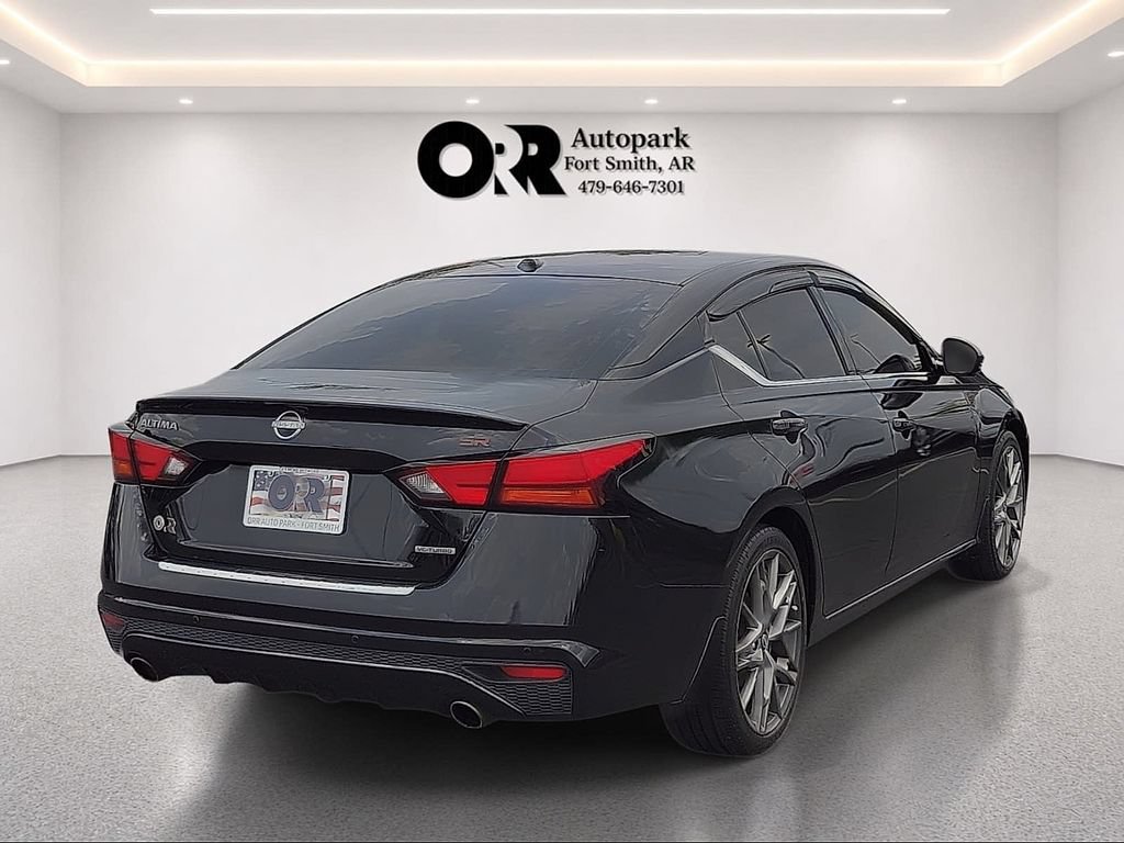 Used 2023 Nissan Altima 2.0 SR FWD image 5