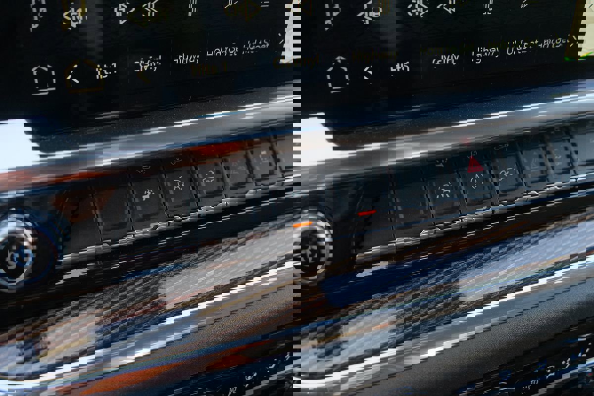 Used 2023 GMC Sierra 1500 Elevation image 23