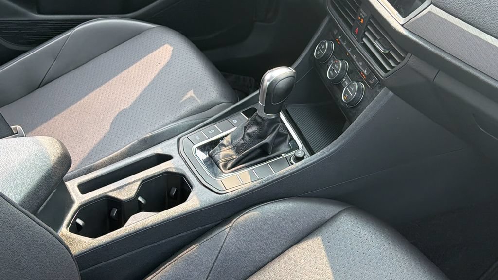 Used 2019 Volkswagen Jetta SE FWD image 23