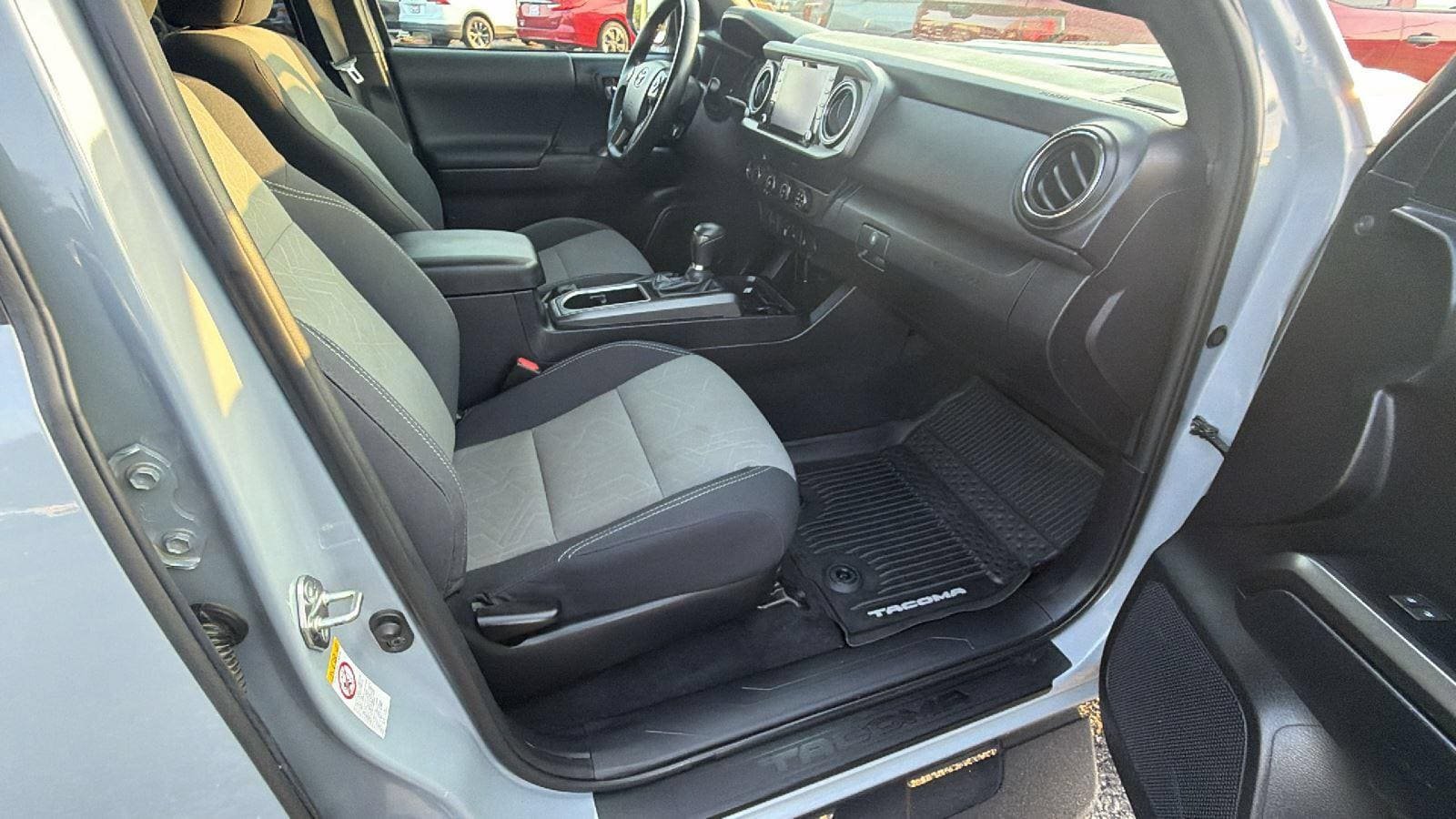 Used 2020 Toyota Tacoma TRD Sport AWD/4WD image 18