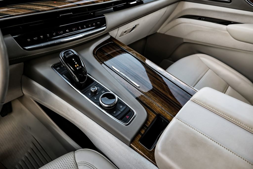 Used 2023 Cadillac Escalade Sport Platinum w/ LPO, ONYX Package image 29