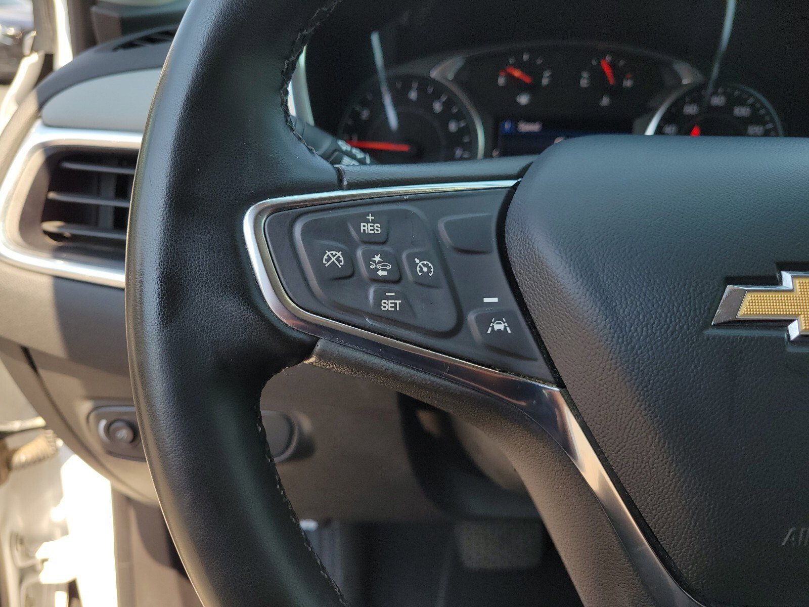 Used 2024 Chevrolet Equinox LT image 27