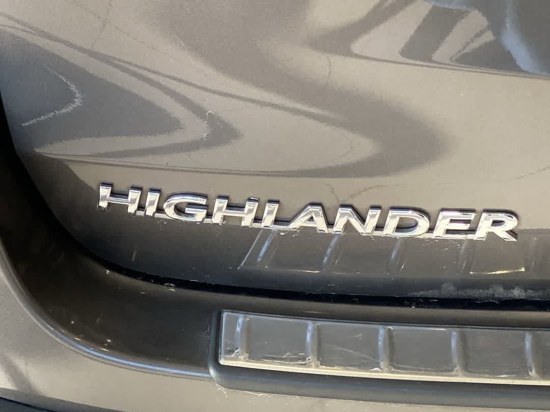 Used 2017 Toyota Highlander XLE AWD/4WD image 11