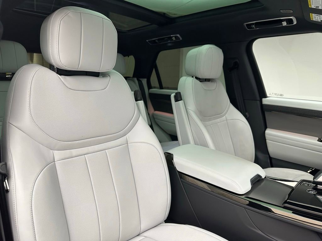 Certified 2024 Land Rover Range Rover Sport SE AWD/4WD image 10