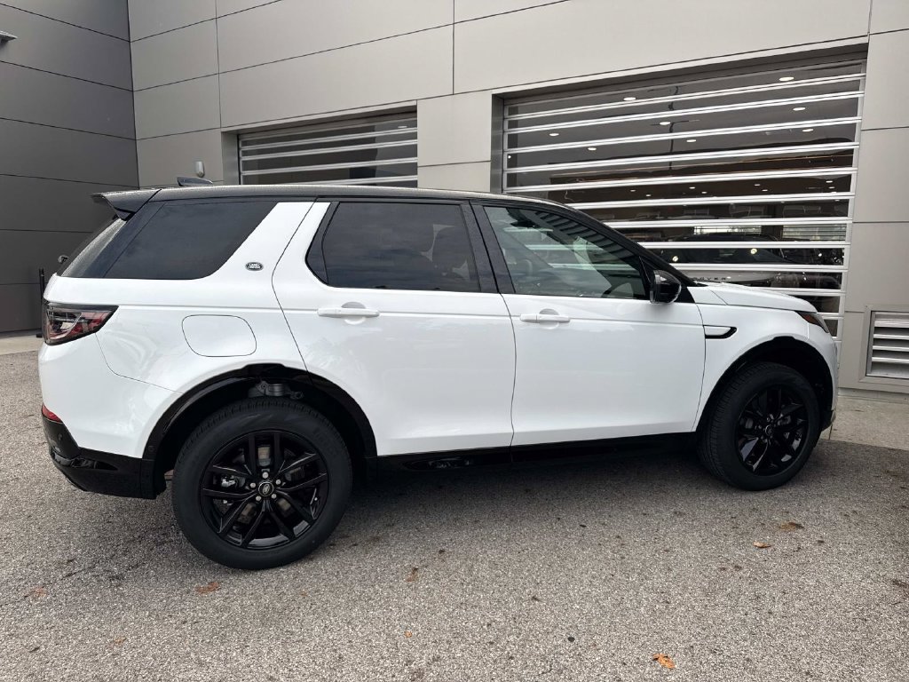 New 2026 Land Rover Discovery Sport Landmark AWD/4WD image 8