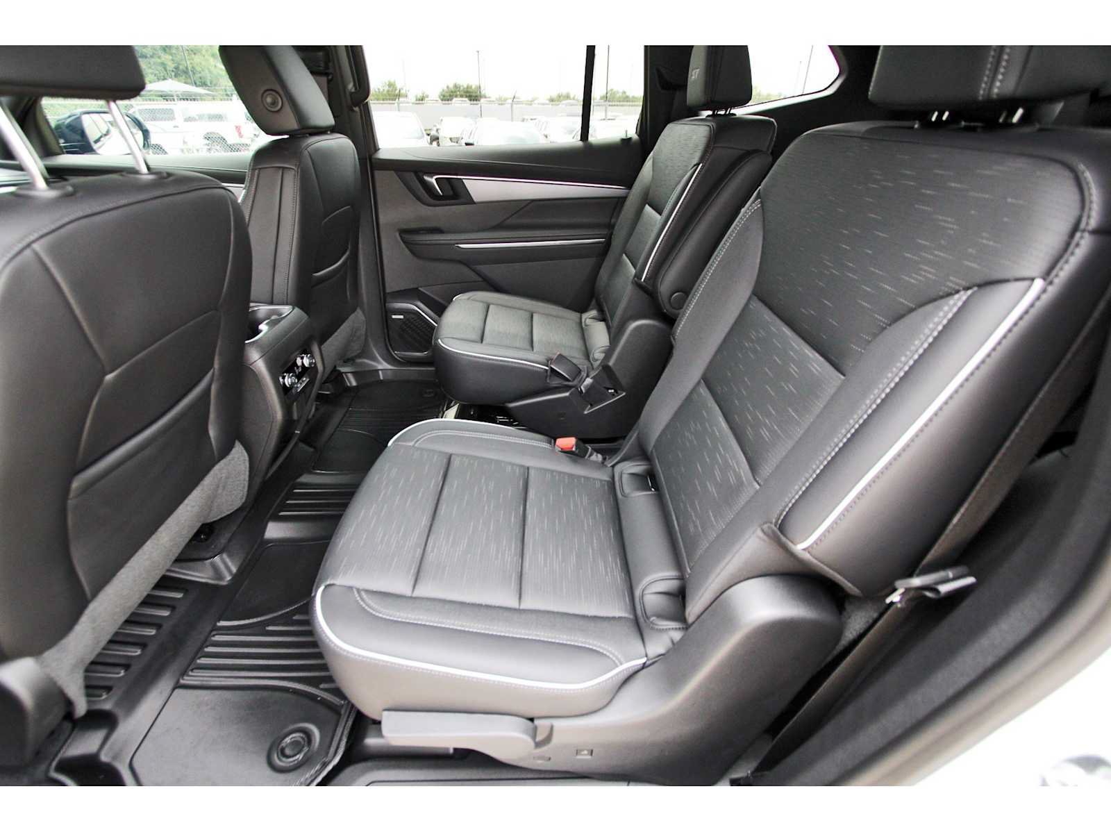 Used 2026 Buick Enclave Sport Touring w/ Power Package FWD image 12