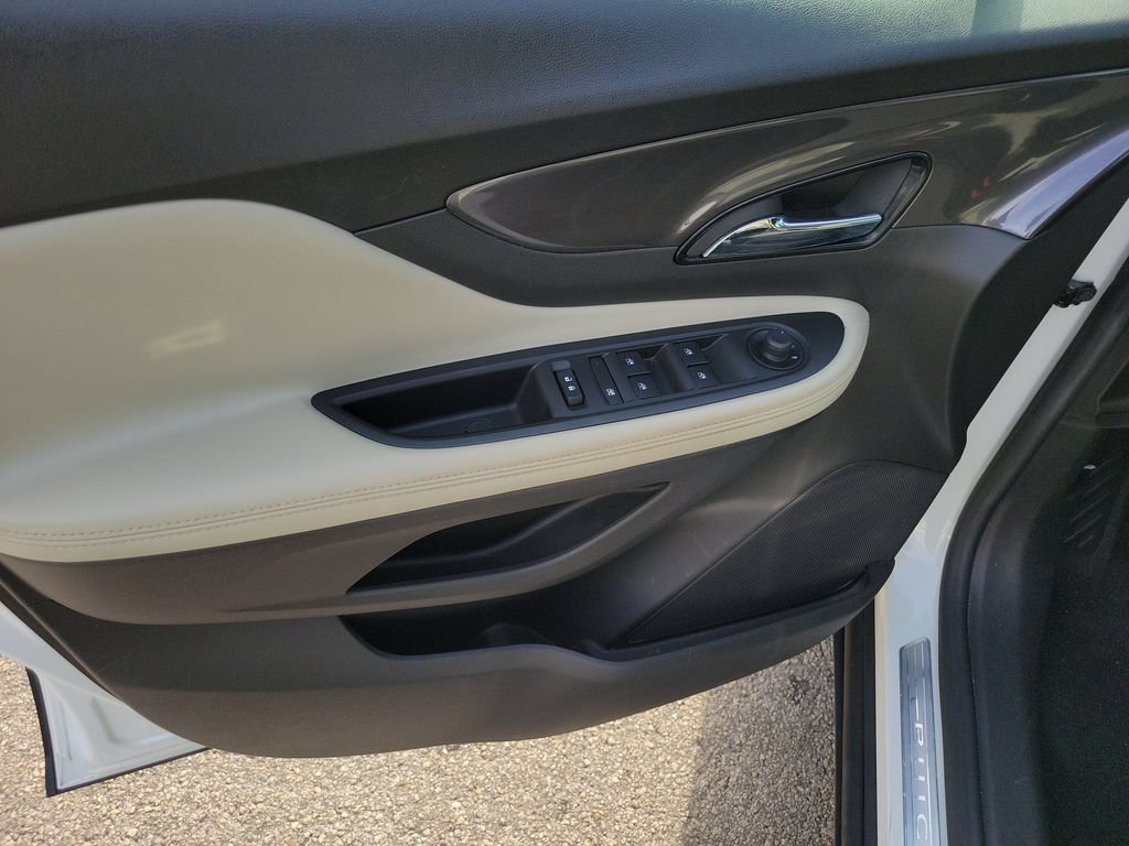 Used 2020 Buick Encore Preferred FWD image 21