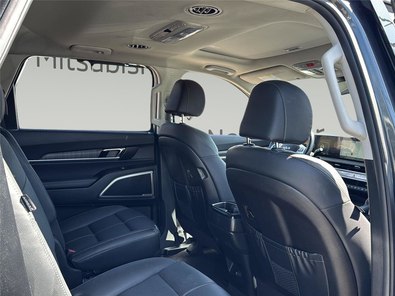 Used 2023 Kia Telluride EX w/ EX Captain's Chair Package AWD/4WD image 31