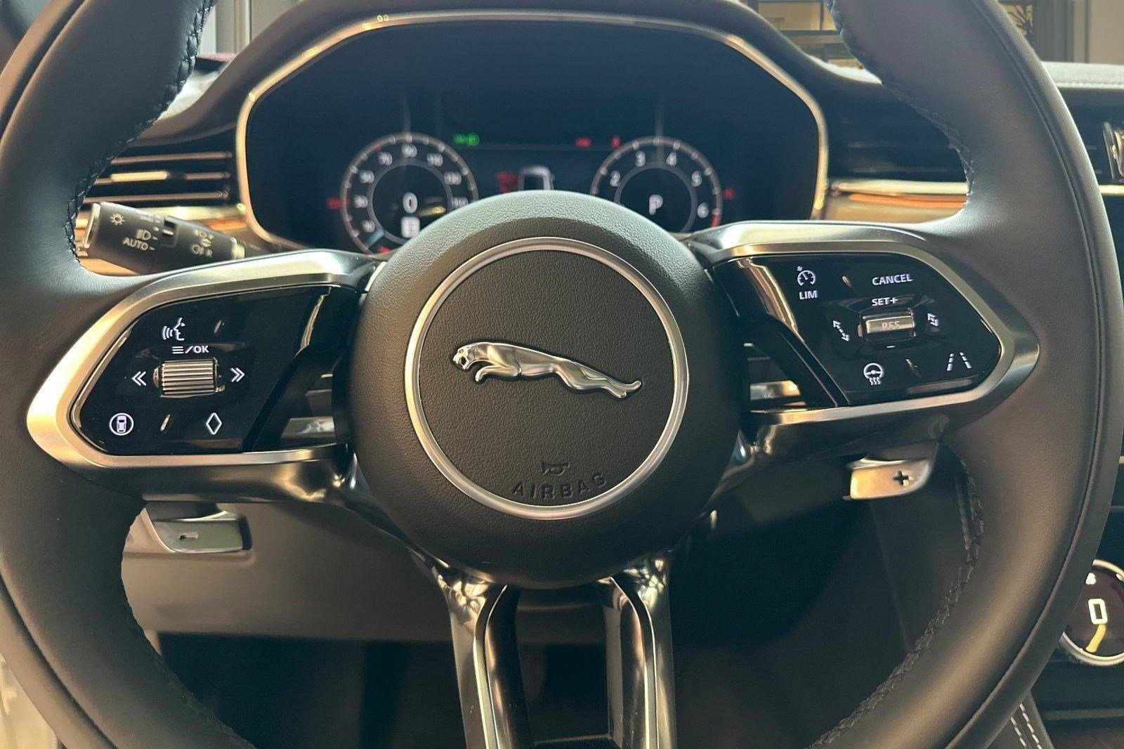 New 2026 Jaguar F-PACE R-Dynamic S image 16