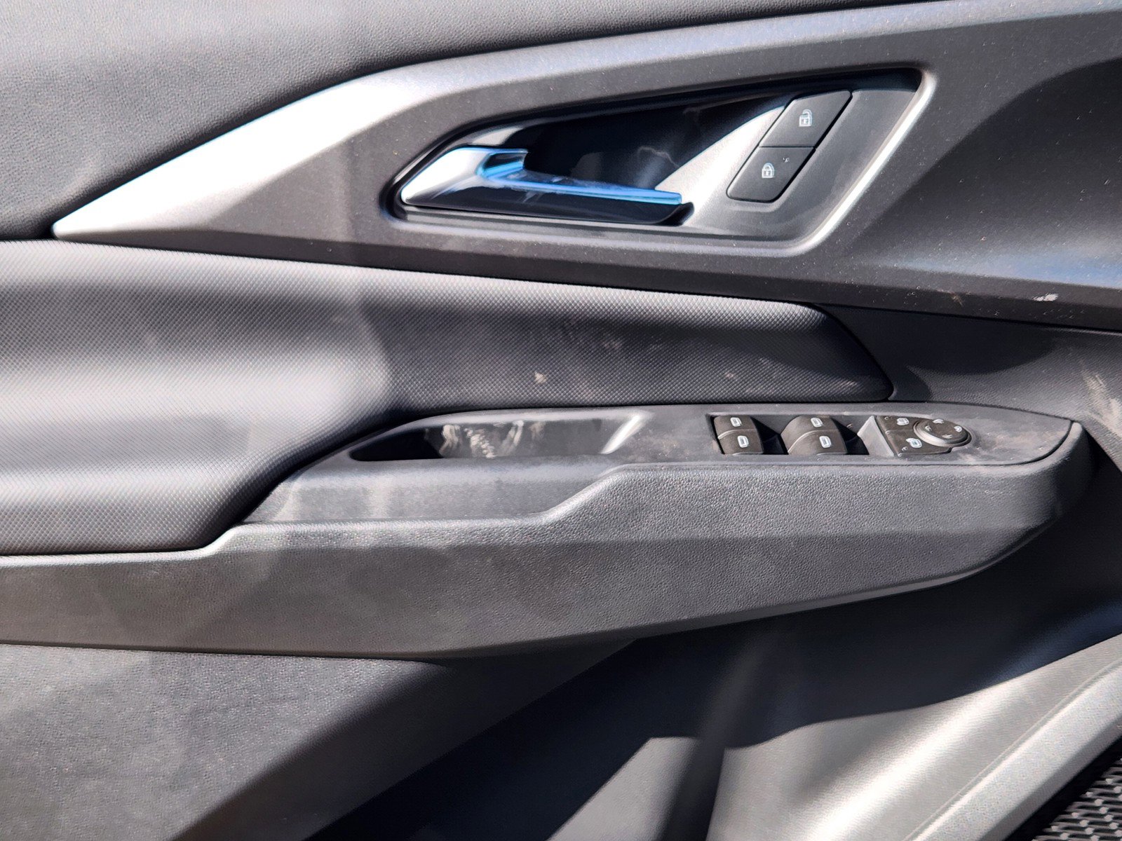 New 2026 Chevrolet Equinox EV LT w/ Comfort Package image 17