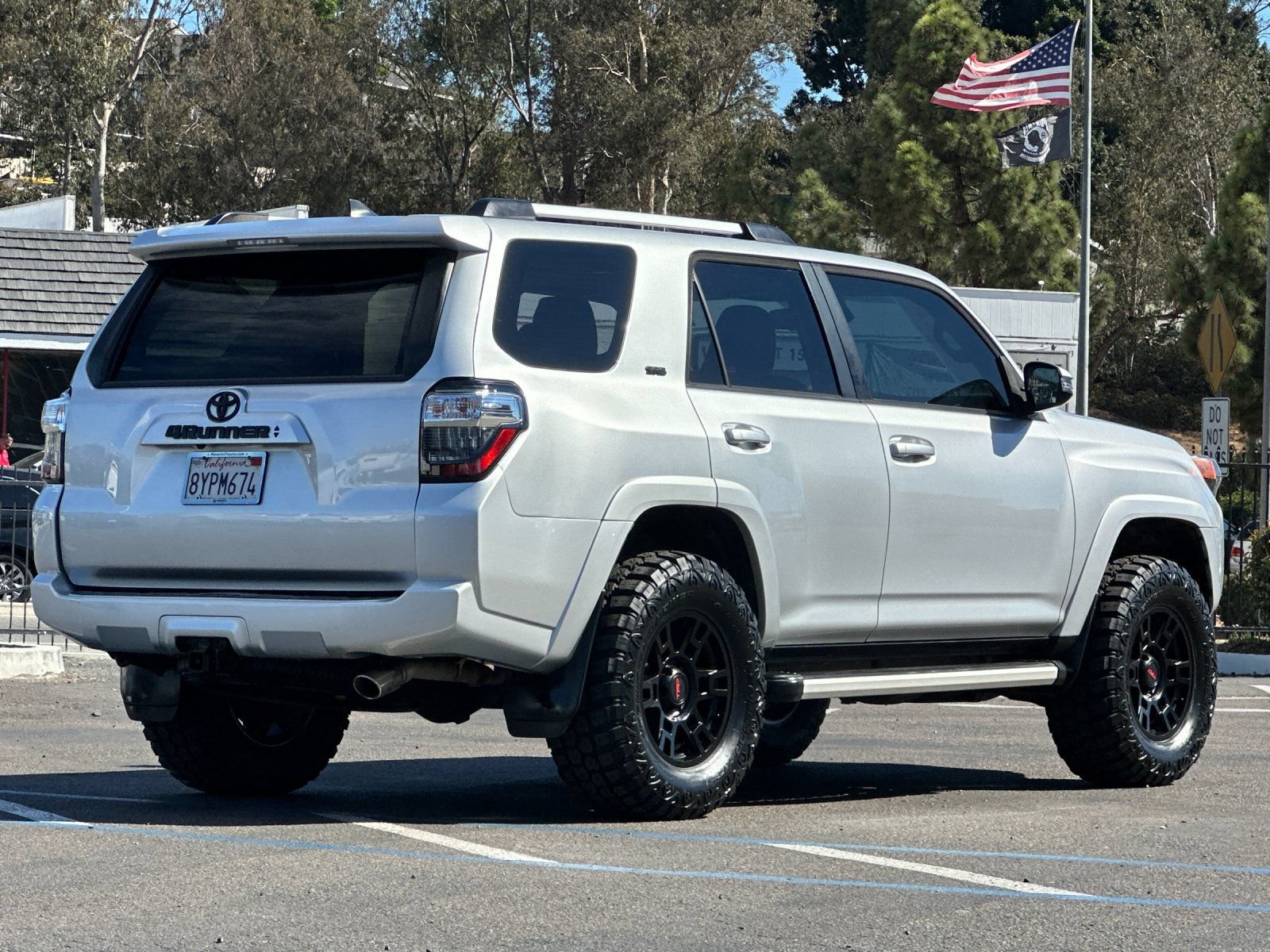 Used 2022 Toyota 4Runner SR5 Premium w/ Moonroof Package RWD image 5