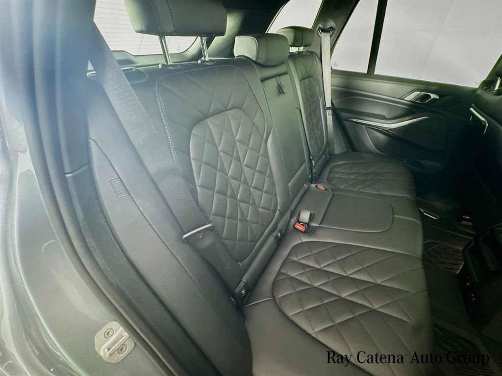 Used 2024 BMW X5 xDrive50e image 28