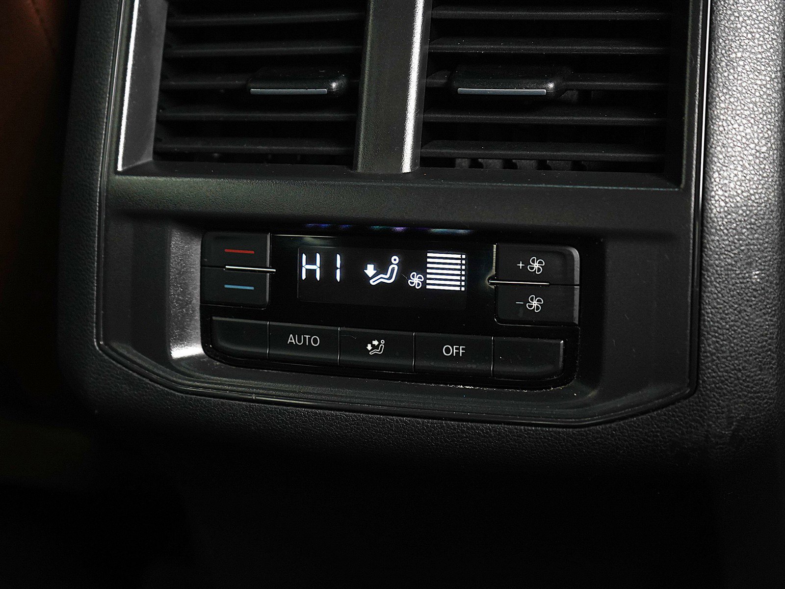 Used 2021 Volkswagen Atlas SEL image 16