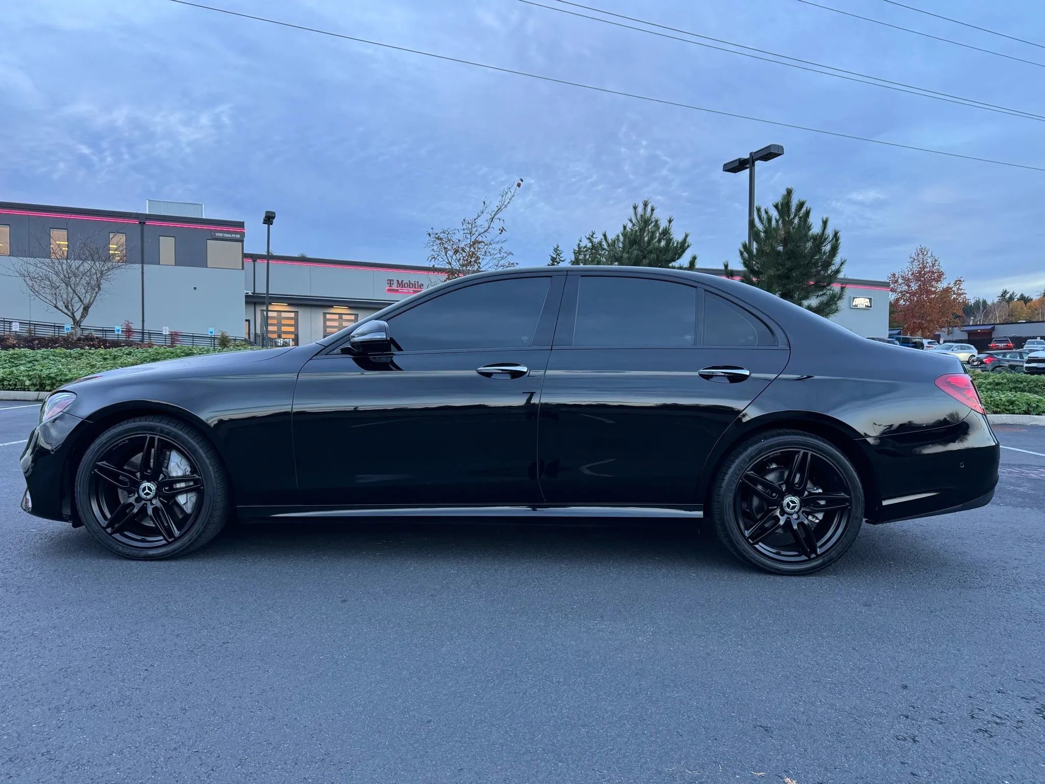 Used 2020 Mercedes-Benz E 350 4MATIC Sedan image 6