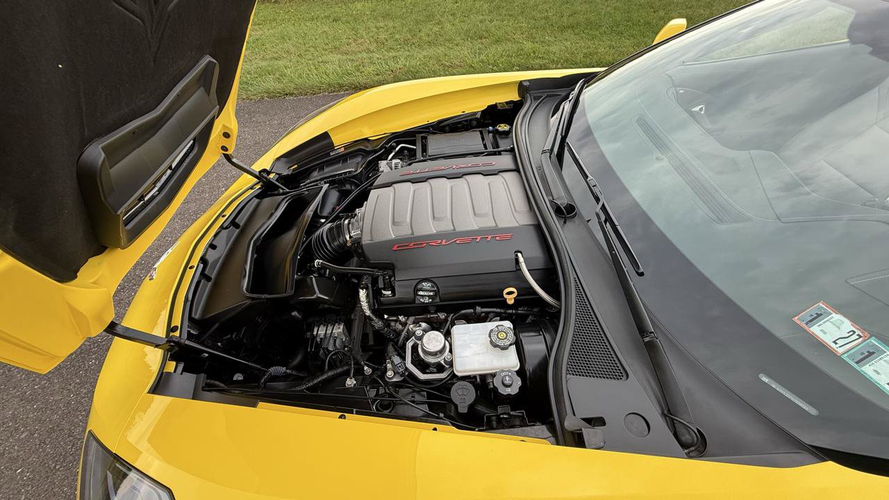 Used 2016 Chevrolet Corvette Stingray Coupe RWD image 40