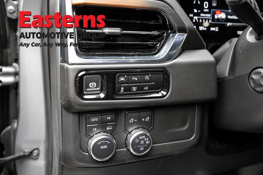 Used 2025 GMC Yukon Denali AWD/4WD image 22