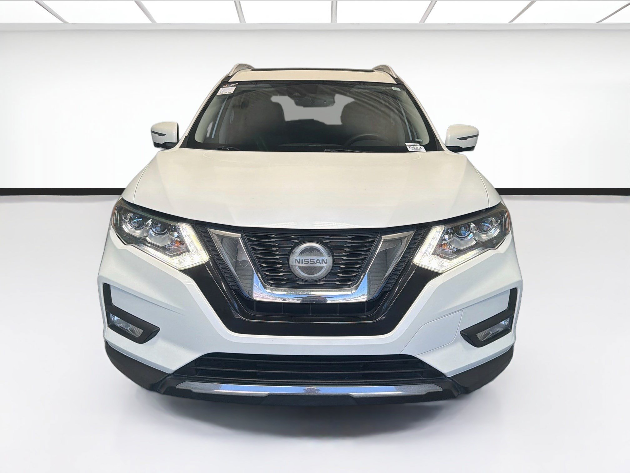 Used 2018 Nissan Rogue SL w/ Premium Package FWD image 2